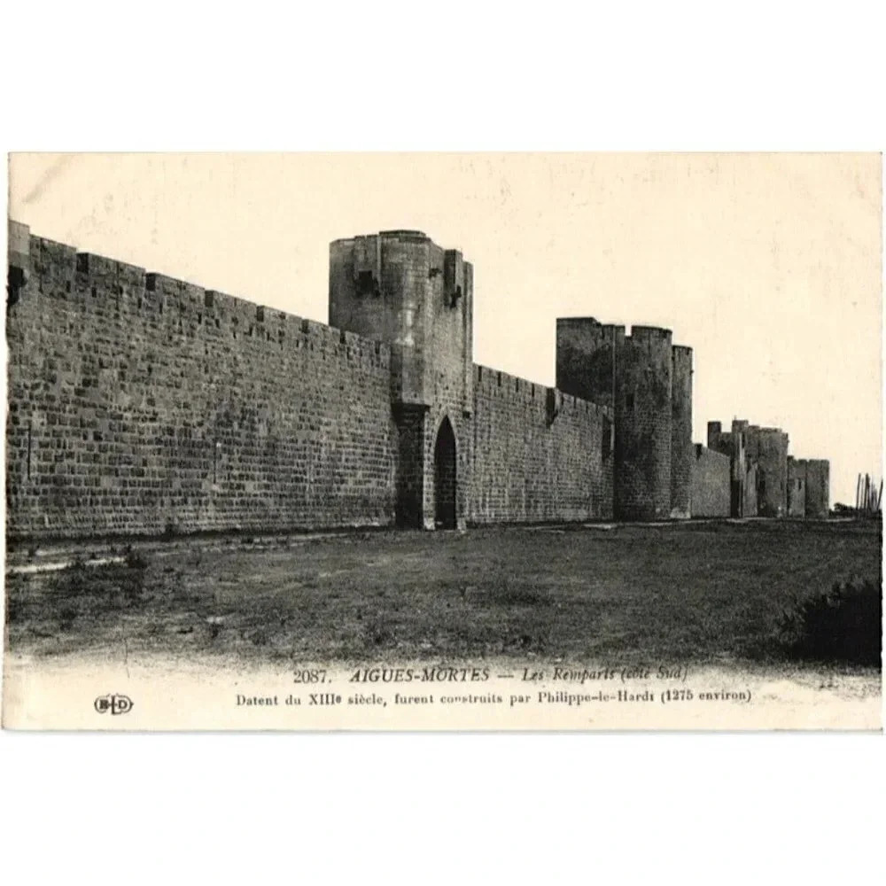 AIGUES-MORTES Les Remparts (cole Sud)- Aigues-Mortes, France Postcard